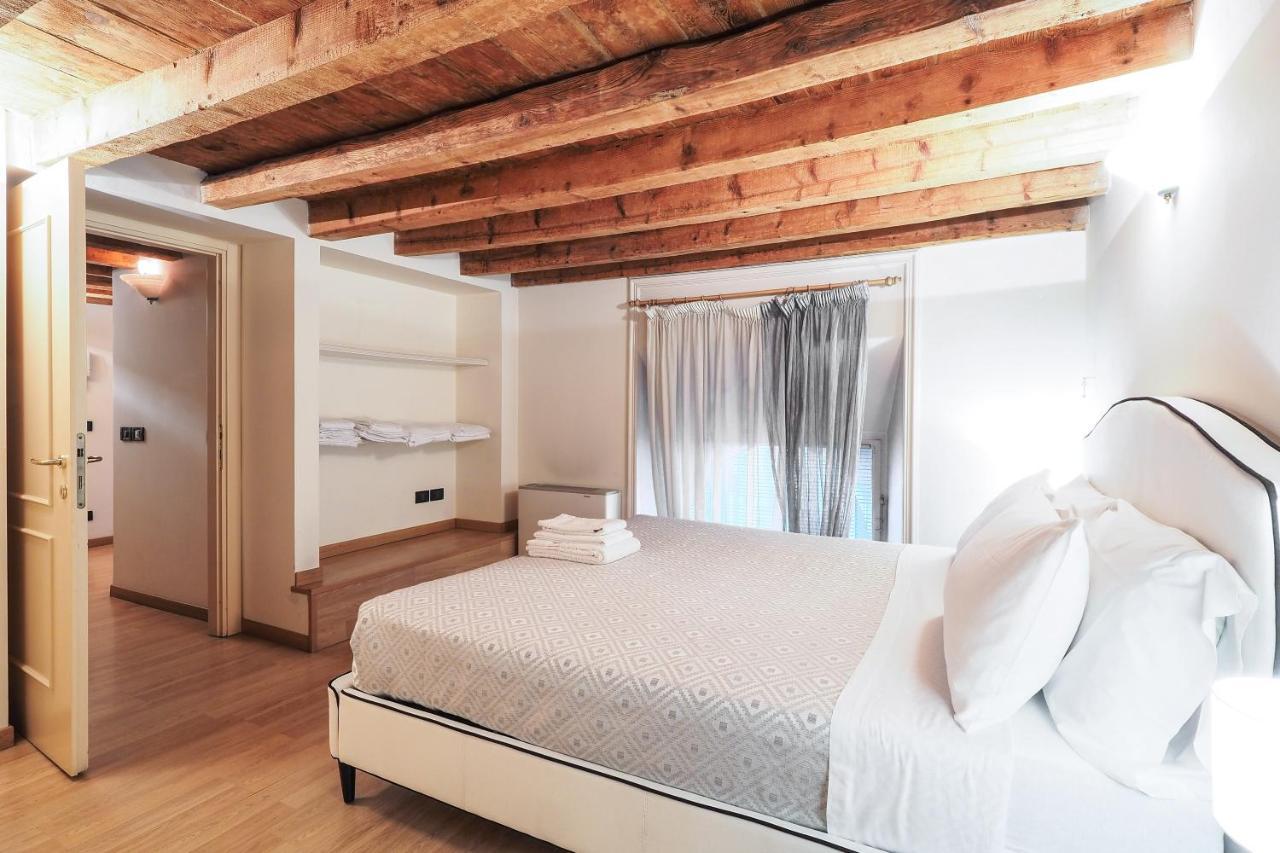 Unique Duomo Luxury Property Милано Екстериор снимка