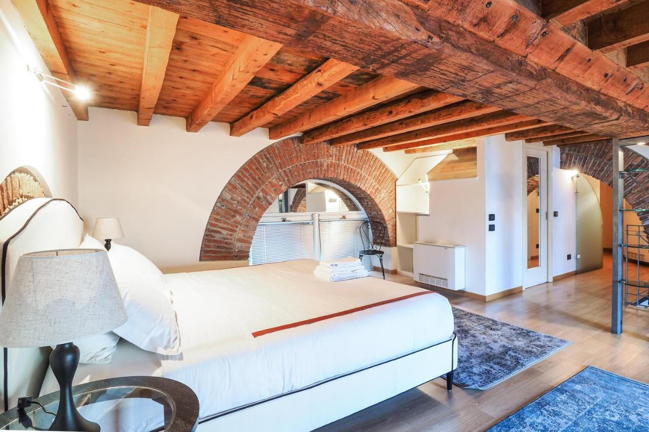 Unique Duomo Luxury Property Милано Екстериор снимка